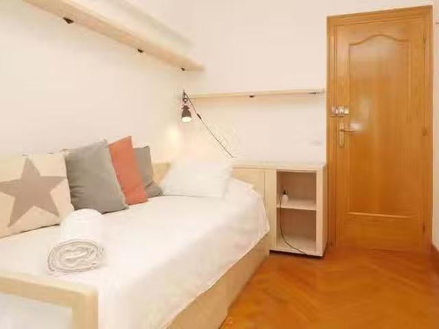 ¡Recién llegado! Habitación en Carrer de Wellington