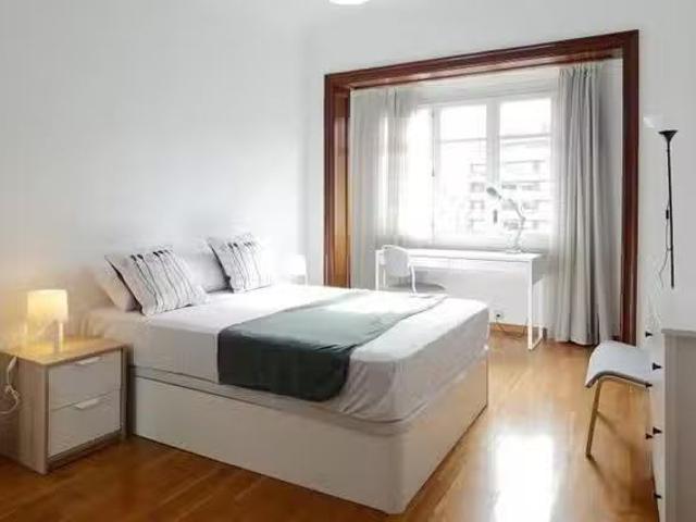 ¡Recién llegado! Habitación en Carrer de València, La Nova Esq.