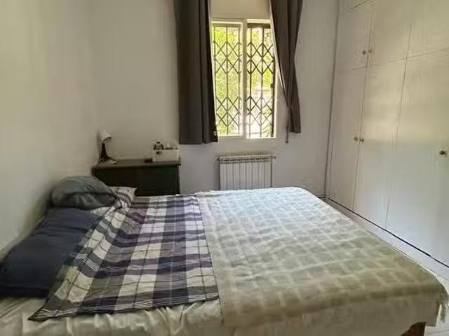 ¡Oferta! Habitación en Carrer dels Cavallers, Pedralbes