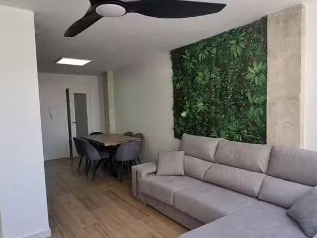 Nuevo Habitación en Carrer Mariano Luiña, Pont nou
