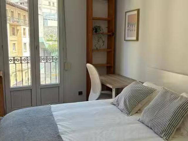 ¡Renta! Habitación en Iturribide Kalea, Ibaiondo