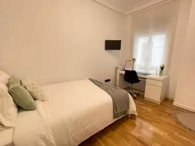 Encantador Habitación en Paseo del Pintor Rosales