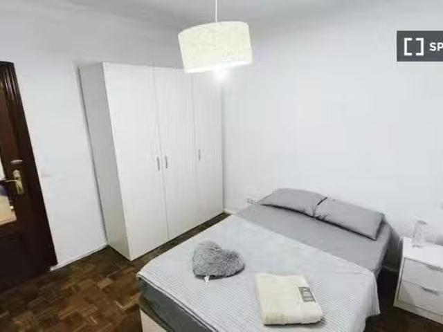 Bonito Habitación en piso compartido de 4 habitaciones, Quinta.