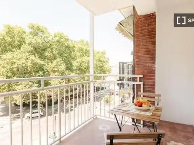 ¡Oferta! Habitación en piso compartido de 5 habitaciones en Tr.