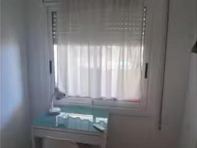 Acogedor Habitación en piso compartido en alquiler en Castelld.