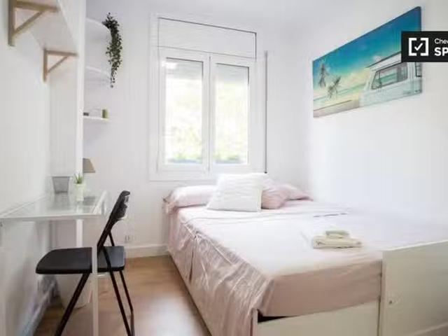 Barato Habitación en piso compartido en alquiler en La Bordeta.