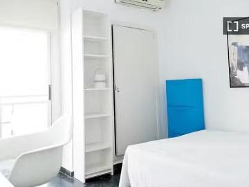 Único Habitación en piso compartido en alquiler en La Seu, Val.