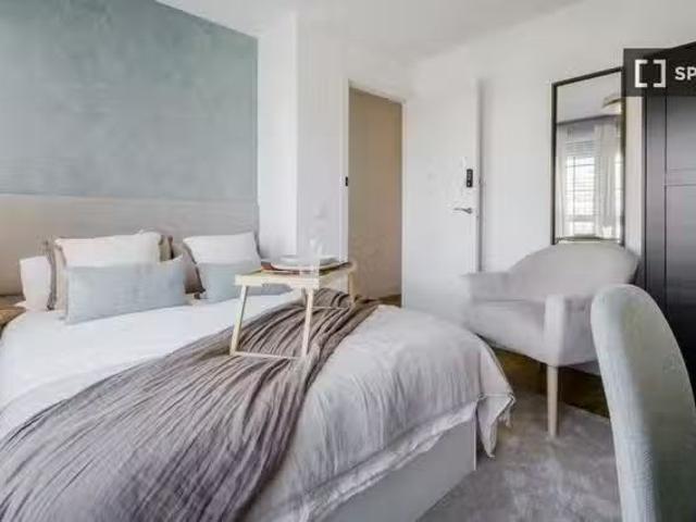 Acogedor Habitación en piso de 7 habitaciones, Almenara, Madrid