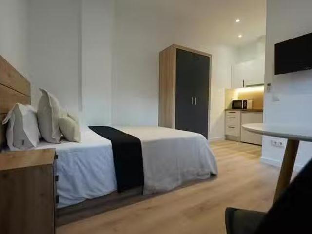 Barato Habitación en Ronda de Sant Pere, Eixample