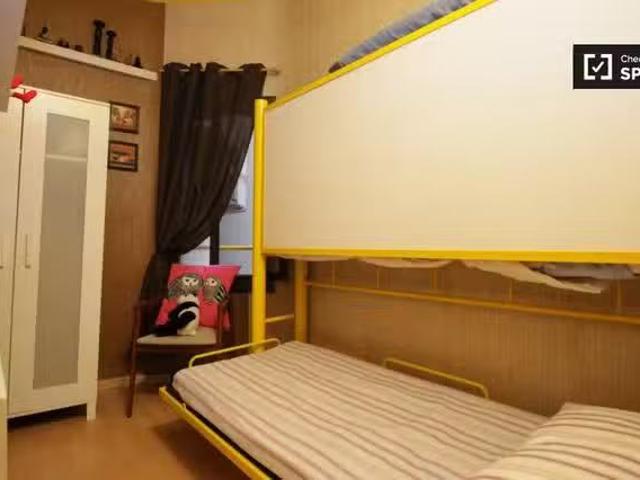 Barato Habitación exterior en apartamento de 3 dormitorios en.