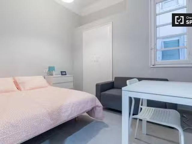 Nuevo Habitación interior en apartamento de 5 dormitorios en R.