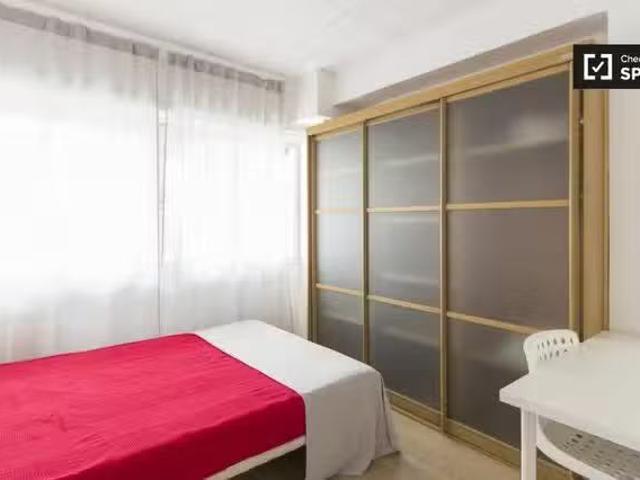 Nuevo Habitación luminosa en un apartamento de 8 dormitorios e.