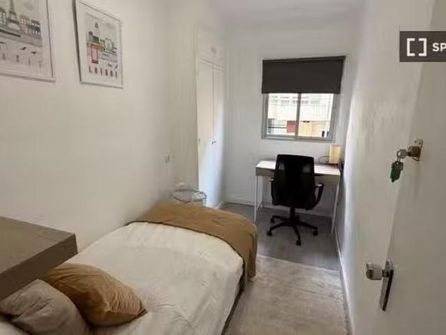 Encantador Habitación Moderna y Renovada en la Vibrante Málaga
