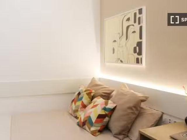 ¡Recién llegado! Se alquila habitación en apartamento de 3 dor.