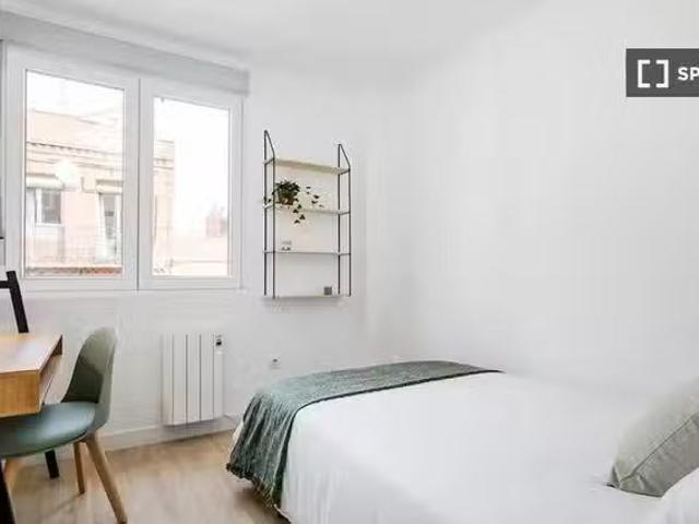 Encantador Se alquila habitación en Coliving en Puerta Del Áng.