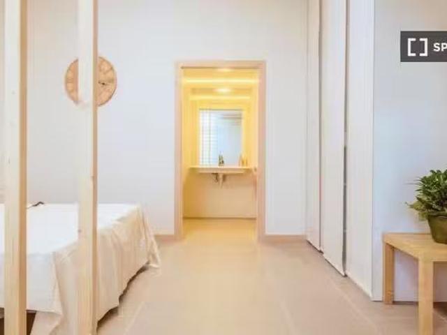 ¡Oferta! Se alquila habitación en piso compartido en Jardín de.