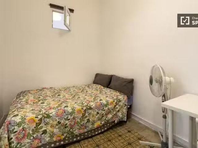 Encantador Se alquila habitación en piso de 4 dormitorios en B.
