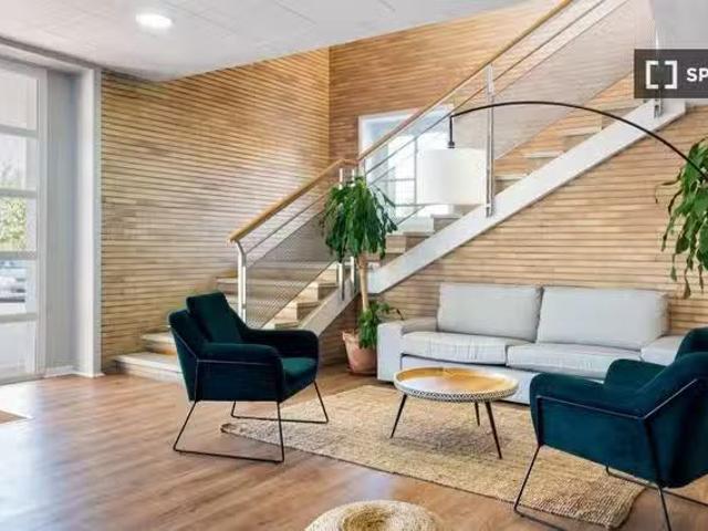 ¡Oferta! Se alquila habitación en residencia en Montequinto, S.