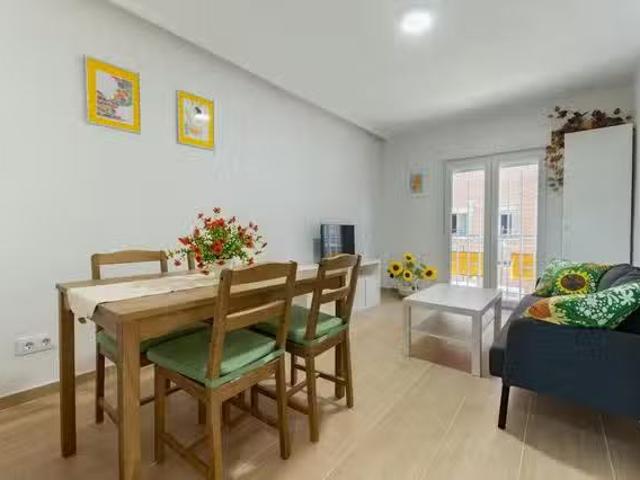 Único Piso de 1 habitación en Calle Turaco, Latina