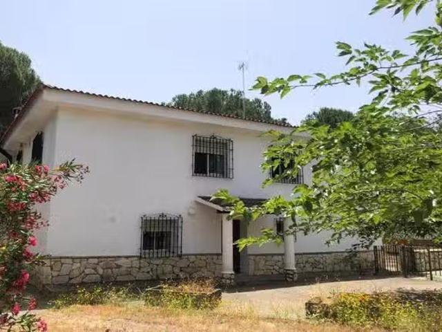 ¡Recién llegado! Piso de 3 habitaciones en Av. las Palomas, 14.