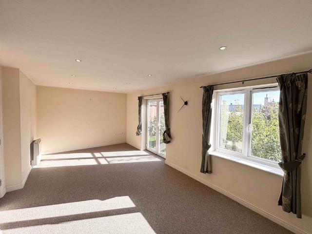 off Blackbird Road, Bradgate Street LE4 2 bed flat to rent £850 pcm £196 pw
