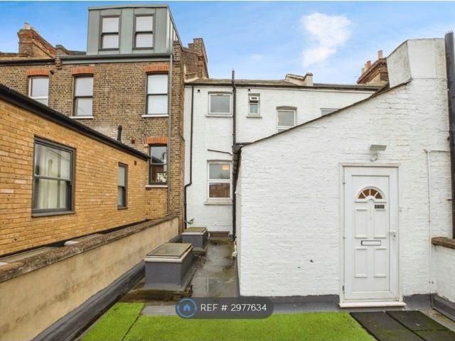 Off Bridge Road, London SW19, 2 bed flat to rent, £2,195 pcm | PrimeLocation