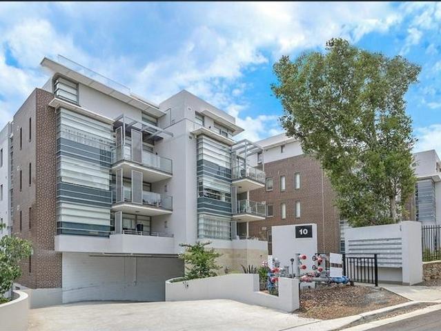 OFF Busy Pacific Highway & Close to Everything. Relax in this peaceful modern home!