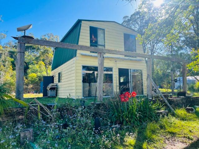 Off Grid with Country Charm