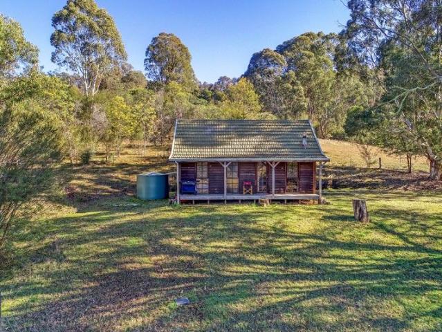 OFF GRID BLISS IN LEAFY JAMIESON