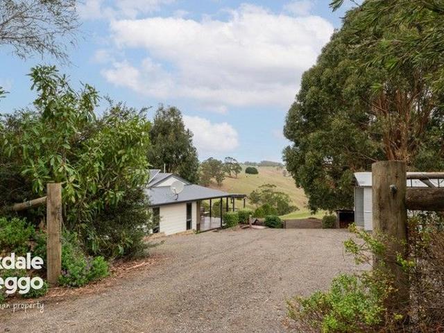 PANORAMIC VIEWS, PEACEFUL SURROUNDS & COUNTRY COMFORT