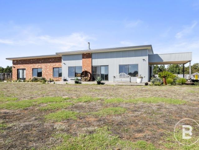 OFF GRID FAMILY HAVEN ON 134 ACRES WITH SHEDDING & EXPANSIVE VIEWS