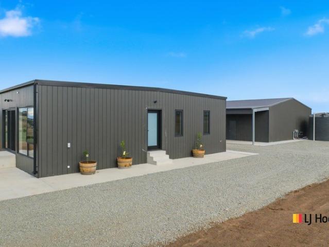 Off Grid Living With 200sqm Shed