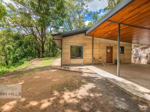 Off Grid Luxury in the Hills