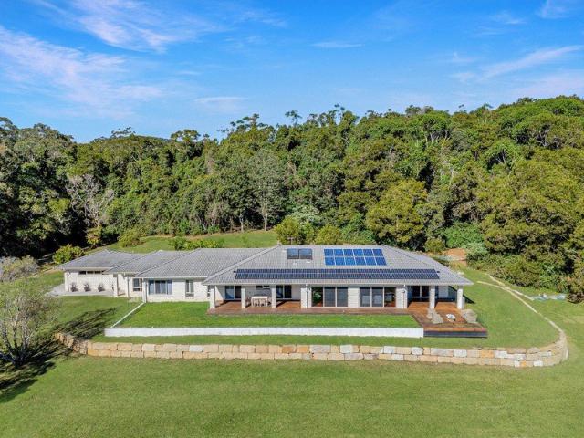 Off grid Oppulence in your Hinterland Hideaway
