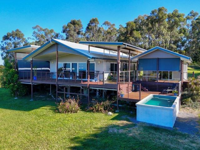 Off Grid Pavilion Retreat with Noosa Views