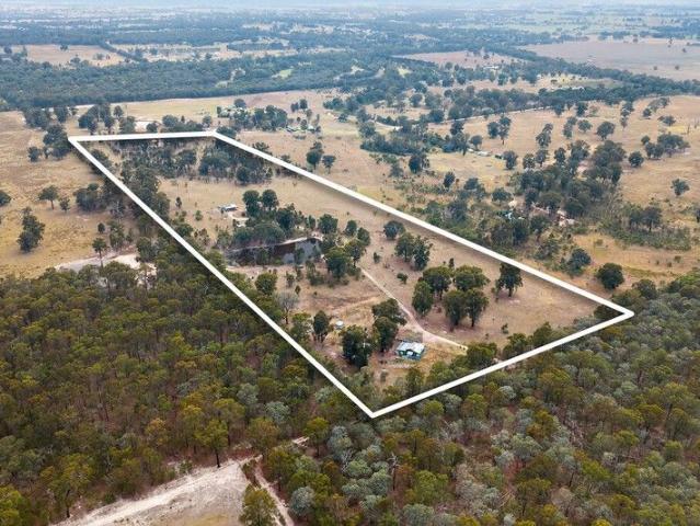 Off Grid Serenity on approx. 40 acres 16 Hectares Lifestyle Living at Its Finest