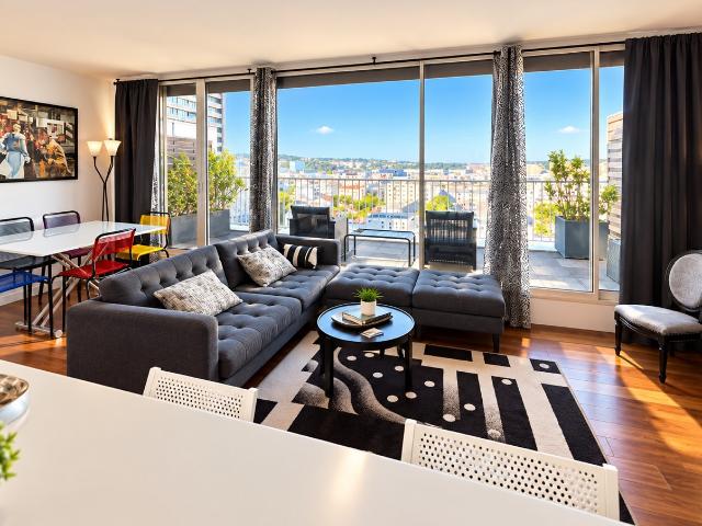 Off Market Marcel Sembat 2 pièces 52m2 Dernier étage terrasse de 12m2 sans vis sà vis