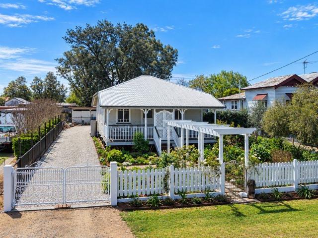 OFF MARKET OPPORTUNITY | BEAUTIFULLY RESTORED 1920's WORKERS COTTAGE