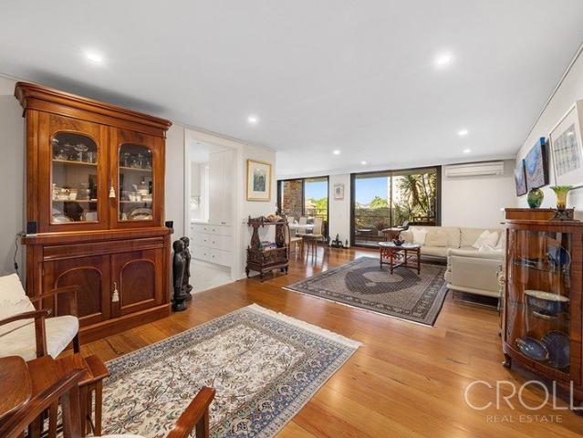 IDYLLIC LIFESTYLE THREE BEDROOM APARTMENT IN GARDEN SANCTUARY A UNIQUE PROPERTY AWAITS ASTUTE BUYERS