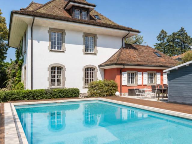 OFF MARKET Charakteristisches Anwesen mit Pool inmitten einer grünen Oase