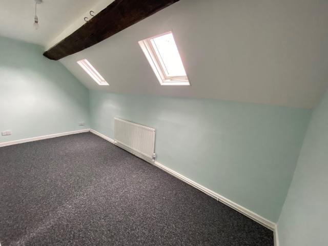 Off St John Street, Ashbourne DE6, 2 bed flat to rent, £750 pcm | PrimeLocation