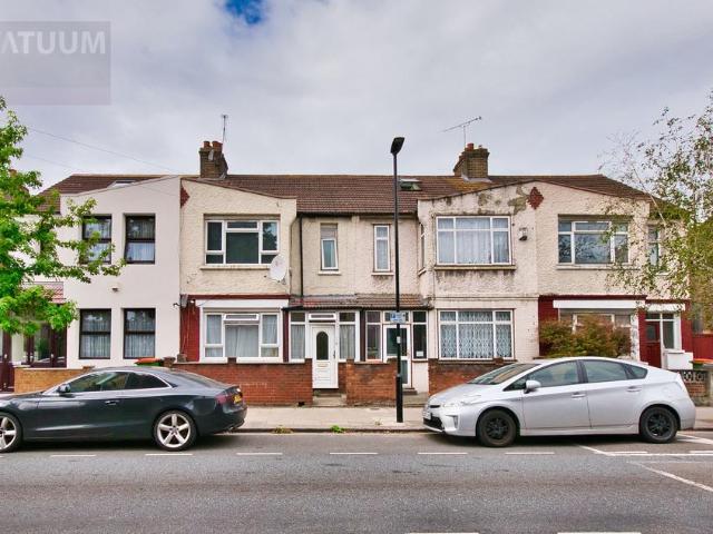 Off Romford Road, Manor Park, Ilford. 1 bed flat to rent £1,400 pcm £323 pw