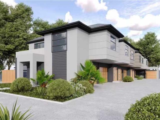 Off the plan Townhouses Near Westfield Fountain Gate & Train Station