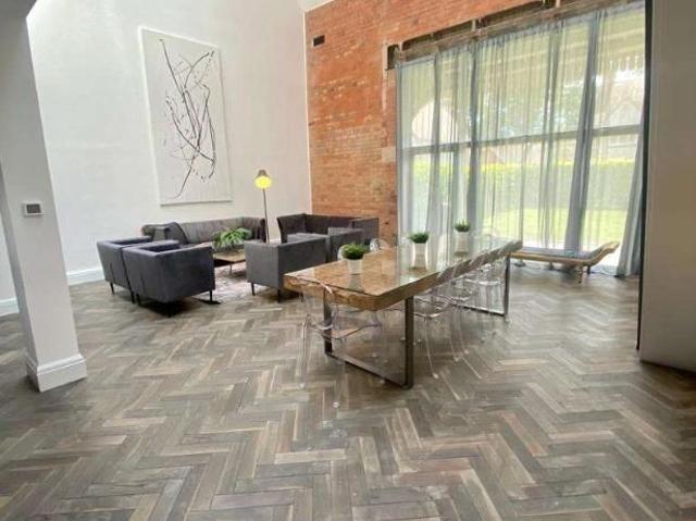 Off Thomas De Beauchamp Lane, Sutton Coldfield, B73
