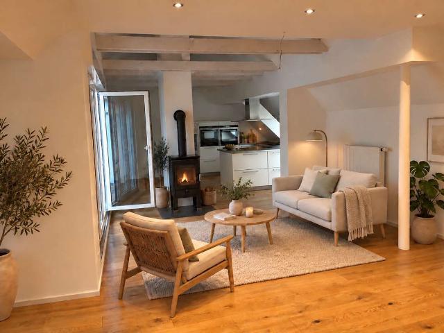 Offen wohnen mit Dachterrasse & Kamin helle 103m² nahe Innenstadt