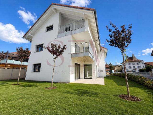 OFFENE TÜR, Wunderschöne 3.5 Zimmer Neubauwohnung mit Terrasse & Garten