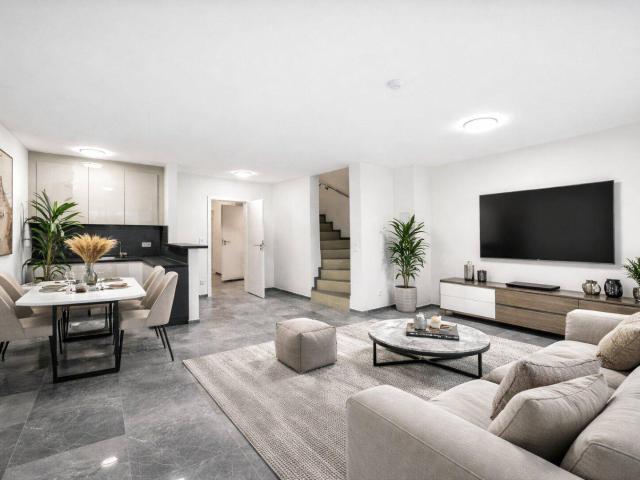 OFFENES WOHNGEFÜHL & VIEL PLATZ! Reihenhaus Erstbezug BJ 2019 7 Zimmer inkl. Einbauküche Balkon Terrasse Garten Keller Stellplatz Luftwärmepumpe