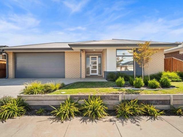 Offering space, quality and a relaxed lifestyle in a highly desirable location, this exceptional residence is ready to be enjoyed