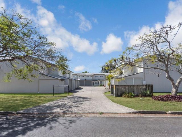 Offers Over $475000 in EAST IPSWICH