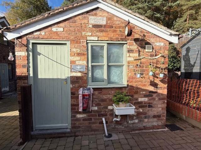 Officers Mess, Crossing Cottage,WS15 1 bed in a house share to rent £700 pcm £162 pw